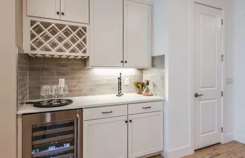 Kitchen - 13716 Sunlight Meadow Dr, Riverview, FL 33578 photo 3 of 4