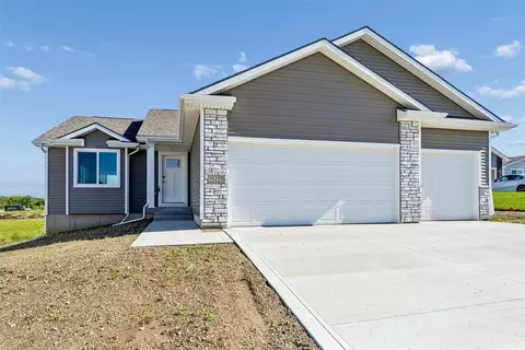 25127 Bluebird Cir, Adel, IA 50003