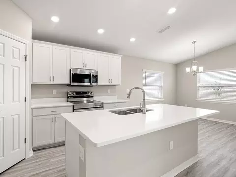 Kitchen - 16141 59th Ct E, Parrish, FL 34219 photo 2 of 7