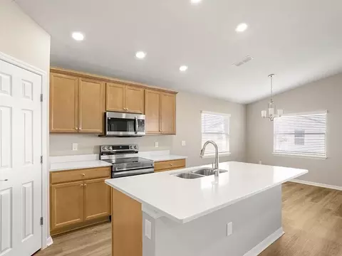Kitchen - 16141 59th Ct E, Parrish, FL 34219 photo 3 of 7