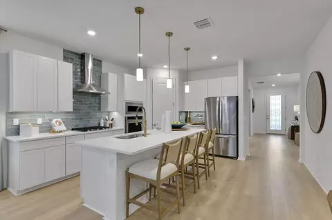 Kitchen - 8909 Quest Seeker Trl, Parrish, FL 34219 photo 2 of 8