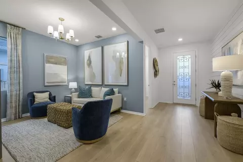 Entry Way - 8909 Quest Seeker Trl, Parrish, FL 34219 photo 3 of 3