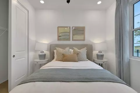 Bedroom - 8909 Quest Seeker Trl, Parrish, FL 34219 photo 4 of 12
