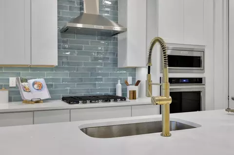 Kitchen - 8909 Quest Seeker Trl, Parrish, FL 34219 photo 1 of 8