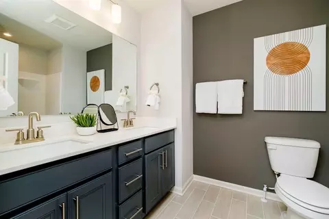 Bath - 6553 Creststone Ct, Plainfield, IN 46168 photo 2 of 2