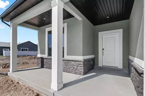 Exterior - 574 N 600 W, Smithfield, UT 84335 photo 9 of 23