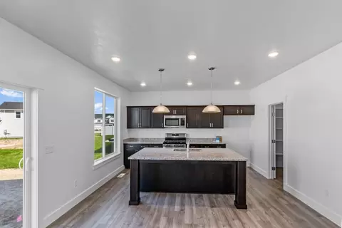 Kitchen - 574 N 600 W, Smithfield, UT 84335 photo 4 of 5