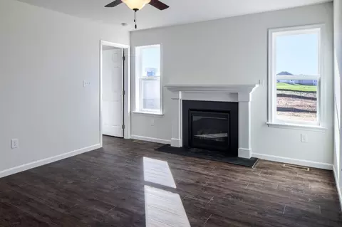Living - 544 Alysweep Ct, Westminster, MD 21157 photo 13 of 25
