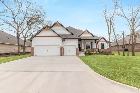 932 Hydrangea Way, Edmond, OK 73034