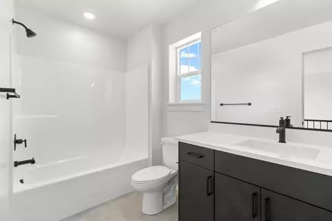 Bath - 594 N 275 E, Providence, UT 84332 photo 2 of 7