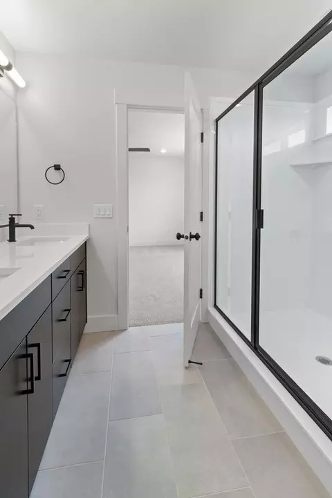 Bath - 594 N 275 E, Providence, UT 84332 photo 5 of 7