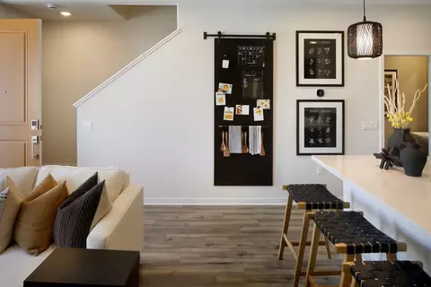 9821 Crossbay Loop 903, Jurupa Valley, CA 92509