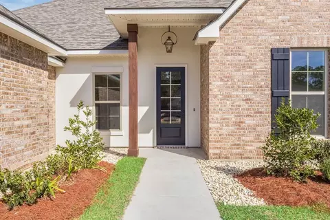 Exterior - 370 Saw Grass Loop, Covington, LA 70435 photo 3 of 5