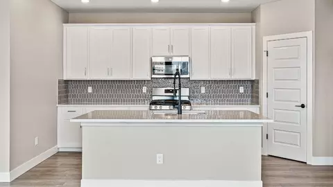 Kitchen - 3211 N Elk Way, Aurora, CO 80019 photo 2 of 5