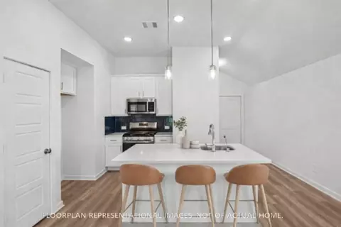 1010 Garnet Star Dr, La Marque, TX 77568