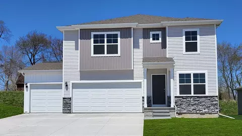 1100 Chayse St SW, Bondurant, IA 50035
