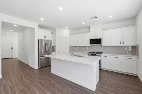 Entry Way - 1243 Leonhardt Loop, Lincoln, CA 95648 photo 1 of 4