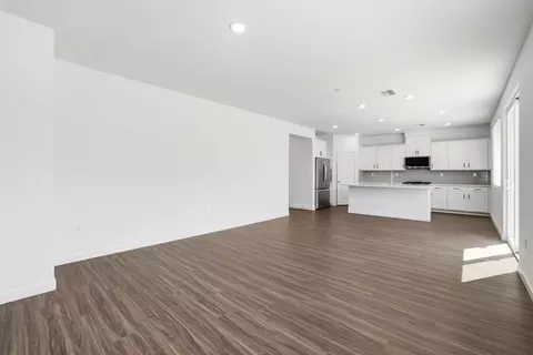 Living - 1243 Leonhardt Loop, Lincoln, CA 95648 photo 2 of 3