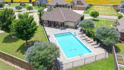 Exterior - 5601 Windstone Dr, Norman, OK 73072 photo 6 of 7