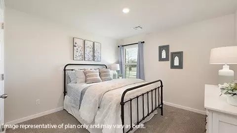 Bedroom - 5601 Windstone Dr, Norman, OK 73072 photo 4 of 5
