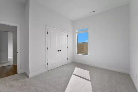 Bedroom - 419 Fox Trl, Springdale, AR 72762 photo 3 of 6