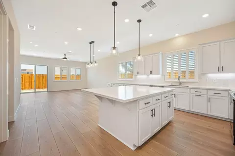 3951 Diffusion Rd, Roseville, CA 95747 photo 5