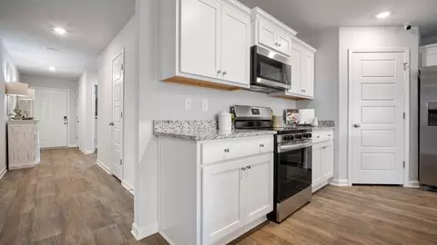 Entry Way - 780 Statesman Dr, Byram, MS 39272 photo 2 of 11