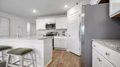 Entry Way - 780 Statesman Dr, Byram, MS 39272 photo 1 of 11