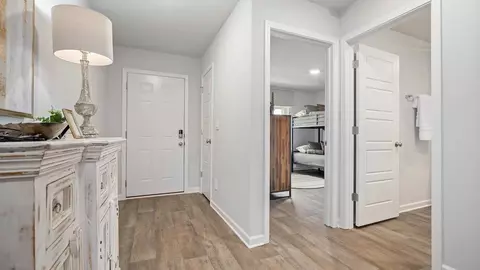 Entry Way - 780 Statesman Dr, Byram, MS 39272 photo 5 of 11
