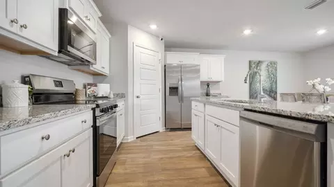 Kitchen - 780 Statesman Dr, Byram, MS 39272 photo 1 of 5