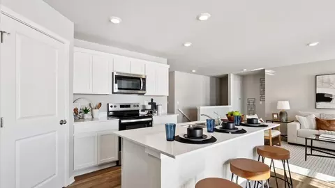 Kitchen - 4211 NE 11th St, Ankeny, IA 50021 photo 4 of 7