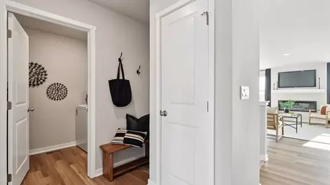 Entry Way - 4211 NE 11th St, Ankeny, IA 50021 photo 2 of 2