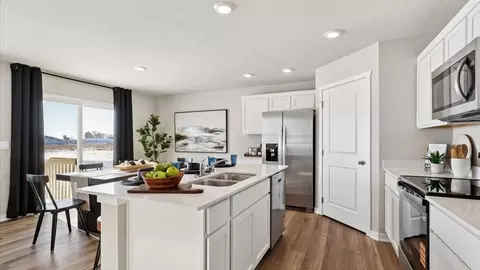 Kitchen - 4211 NE 11th St, Ankeny, IA 50021 photo 2 of 7