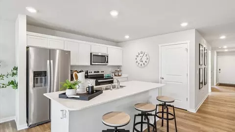Kitchen - 4211 NE 11th St, Ankeny, IA 50021 photo 7 of 7