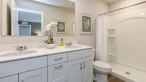 Bath - 16616 Bondesson St, Bennington, NE 68007 photo 1 of 4