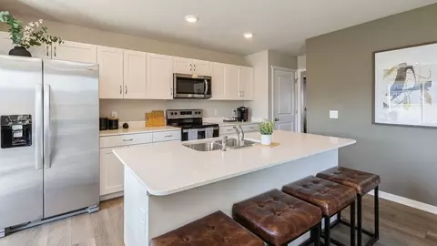 Kitchen - 16616 Bondesson St, Bennington, NE 68007 photo 2 of 6