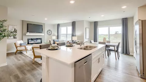 Kitchen - 16616 Bondesson St, Bennington, NE 68007 photo 5 of 6
