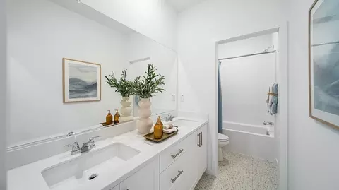 Bath - 27178 Xaphoon Ct, Menifee, CA 92585 photo 3 of 5