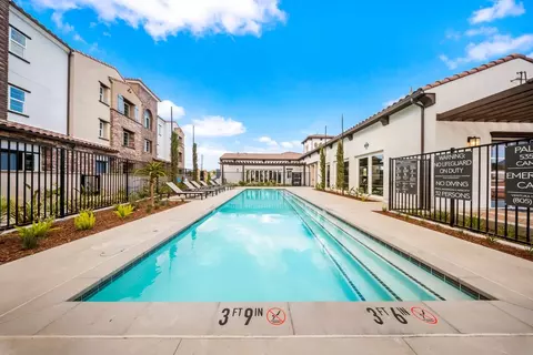 Exterior - 554 Via Zibello, Camarillo, CA 93012 photo 2 of 7