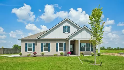 7808 Magnolia St, New Palestine, IN 46163