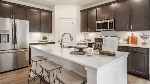 Kitchen - 965 Ty Dr, Lithopolis, OH 43136 photo 6 of 12