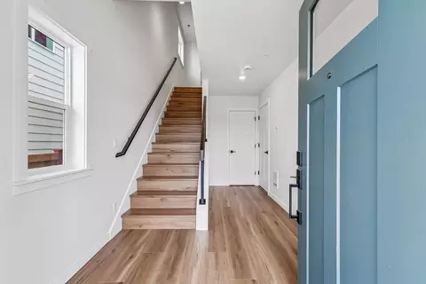 Entry Way - 24229 13th Ave SE, Bothell, WA 98021 photo 1 of 2