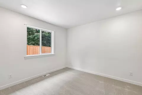 Bedroom - 24229 13th Ave SE, Bothell, WA 98021 photo 4 of 8