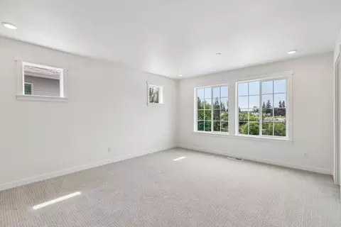 Bedroom - 24229 13th Ave SE, Bothell, WA 98021 photo 6 of 8