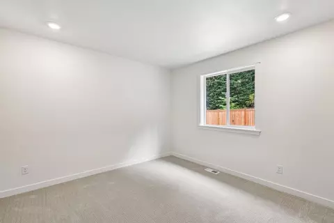 Bedroom - 24229 13th Ave SE, Bothell, WA 98021 photo 2 of 8