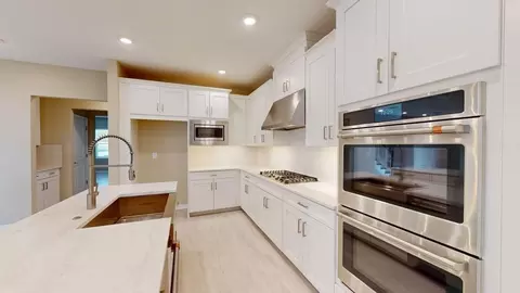 Kitchen - 86579 Oar Row N, Yulee, FL 32097 photo 9 of 19