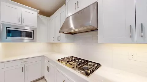 Kitchen - 86579 Oar Row N, Yulee, FL 32097 photo 8 of 19