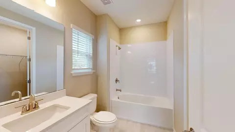 Bath - 86579 Oar Row N, Yulee, FL 32097 photo 15 of 28