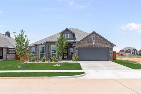 420 Carnero Dr, Granbury, TX 76048