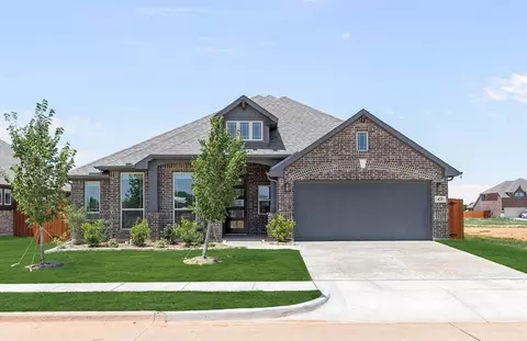 420 Carnero Dr, Granbury, TX 76048
